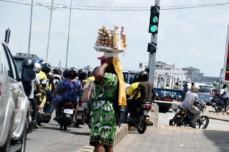 comportements à adopter dans les feux tricolores au bénin