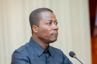Le porte-parole du gouvernement, Wilfried Léandre Houngbédji, a précisé jeudi 8 octobre 2026, les raisons pour lesquelles, les étudiants des universités privées doivent encore passer un examen national avant de faire reconnaître leurs diplômes de licence et Master.