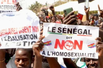 Sénégal : Human Rights Watch dénonce les arrestations et les violences visant les personnes LGBT